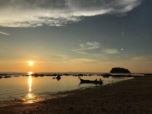 Hostal Libong Sunset Resort