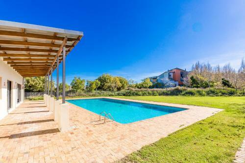 Somerset Links Business Apartment