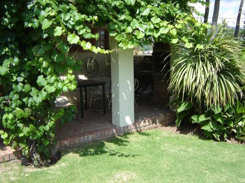 Hostal Ladybrand Guest House