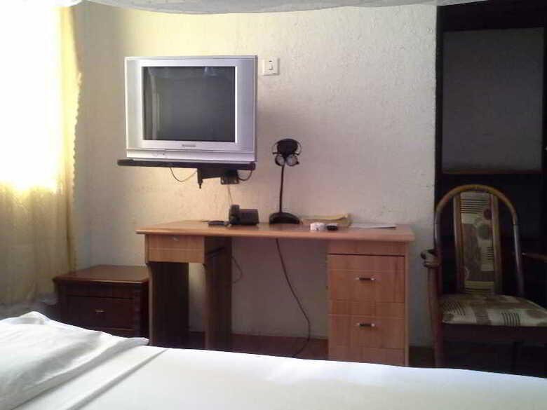 Monjes Lodge "b"