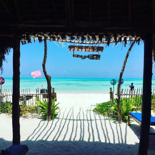 Hostal Zanzistar Guesthouse & Restaurant