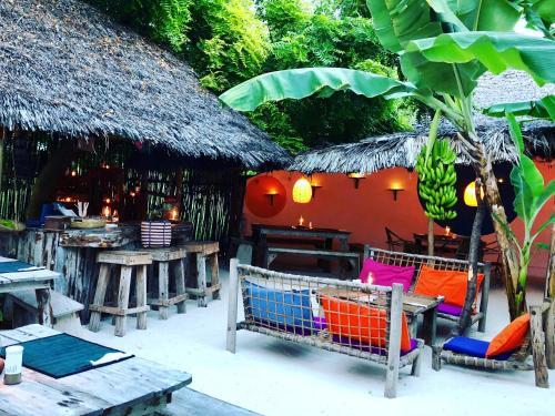 Hostal Zanzistar Guesthouse & Restaurant