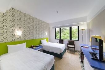 Hotel Silvermine Beach Resort