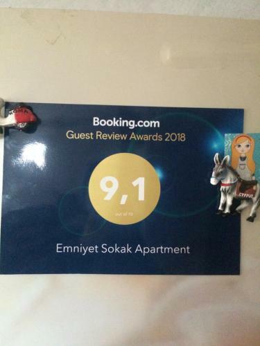 Emniyet Sokak Apartment