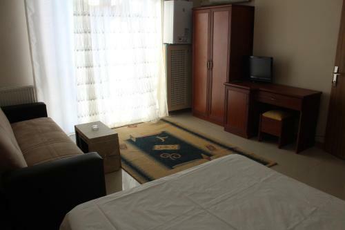 Zeus Apart Hotel