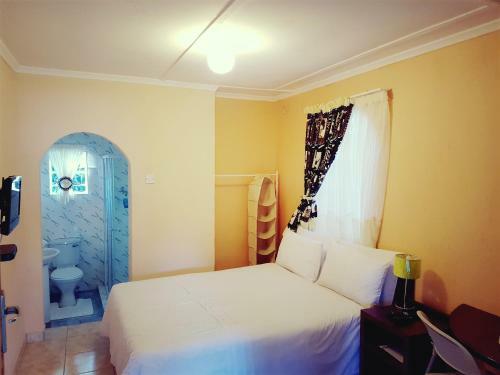 Hostal Lynns Guest House