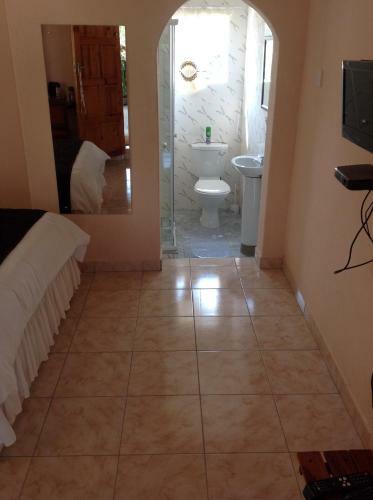 Hostal Lynns Guest House