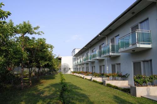 Luganvilla Business Hotel And Restaurant