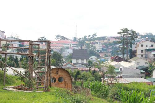 Hobbit Village Da Lat