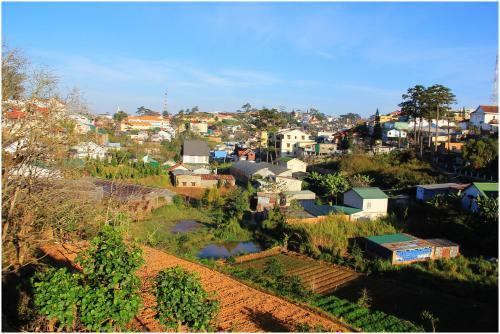Hobbit Village Da Lat