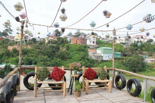 Hobbit Village Da Lat