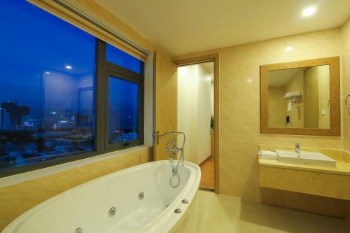 Hotel Royal Huy Da Nang