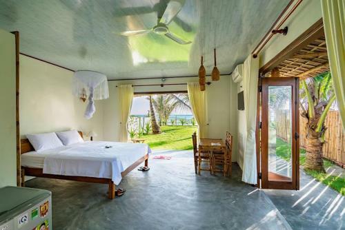 Hidden Beach Bungalow Sea View