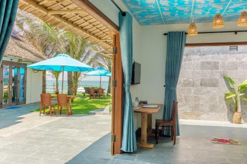 Hidden Beach Bungalow Sea View