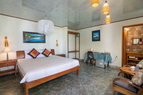 Hidden Beach Bungalow Sea View