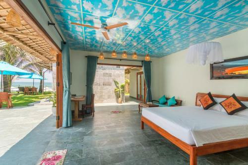 Hidden Beach Bungalow Sea View