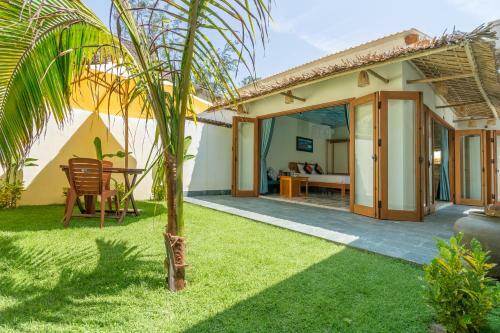 Hidden Beach Bungalow Sea View
