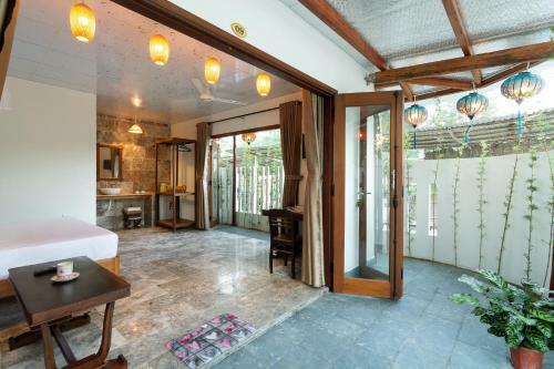Hidden Beach Bungalow Sea View