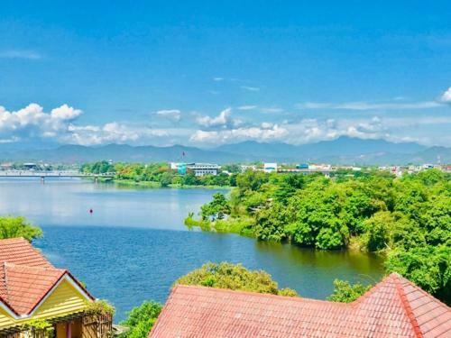 Charming Riverside Hotel