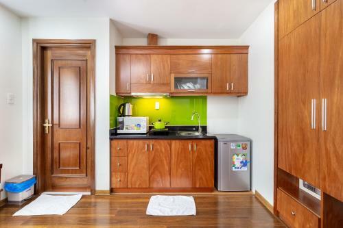 Sunny Hotel And Apartment