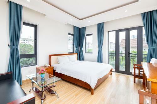 Sunny Hotel And Apartment