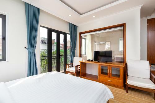 Sunny Hotel And Apartment