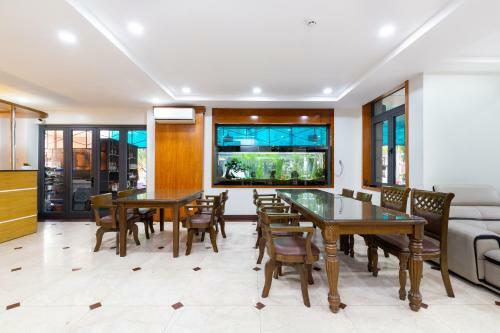 Sunny Hotel And Apartment