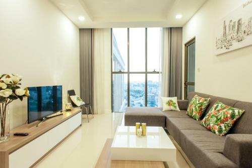 Infinity Edge Pool Apartments