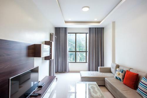 Infinity Edge Pool Apartments