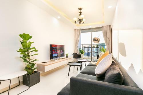 Infinity Edge Pool Apartments