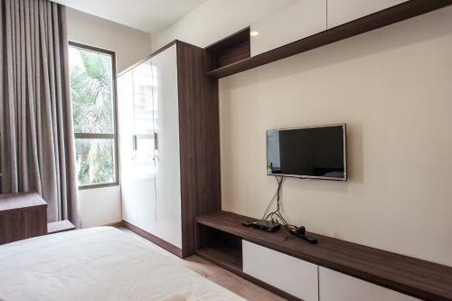 Infinity Edge Pool Apartments