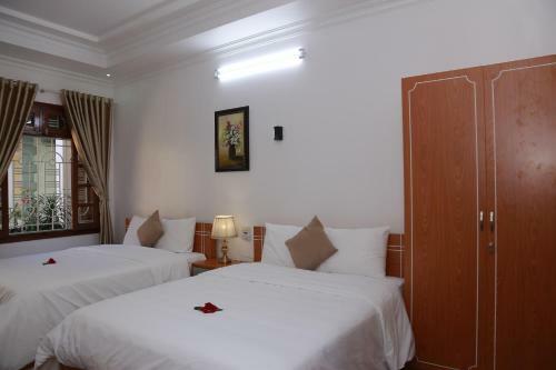 Moon & Sun Hostel