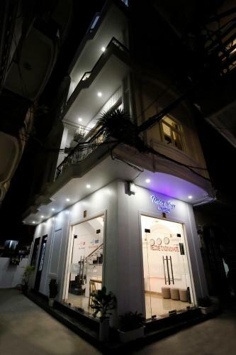 Moon & Sun Hostel