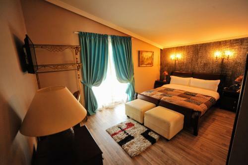 Dream Hotel