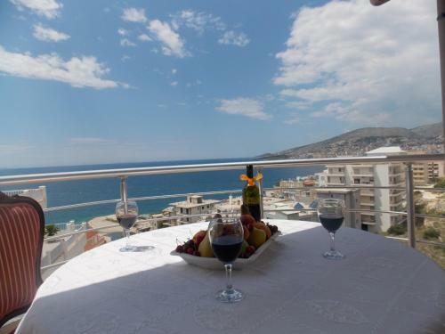 Damian Saranda Hotel