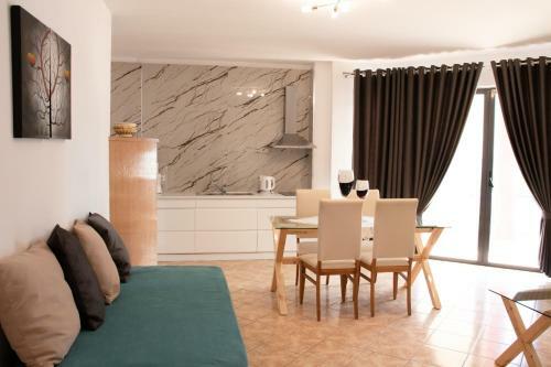 Flora Apartments