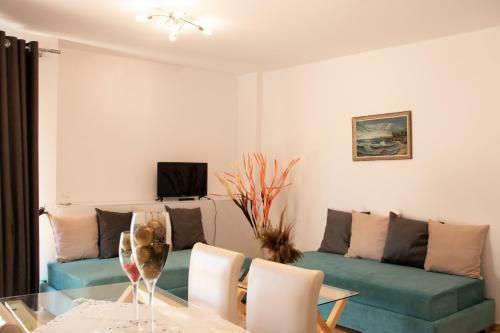 Flora Apartments