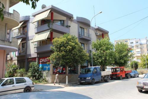 Flora Apartments