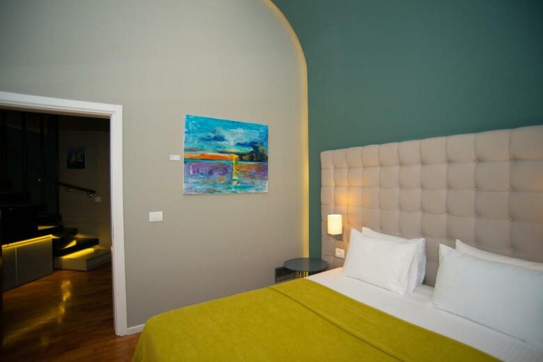 Bougainville Bay Hotel