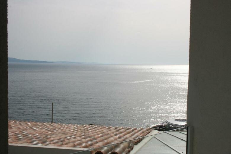 Bougainville Bay Hotel