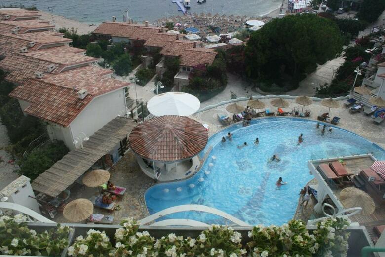 Bougainville Bay Hotel