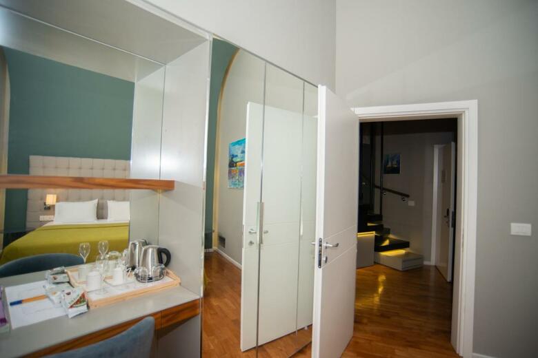 Bougainville Bay Hotel