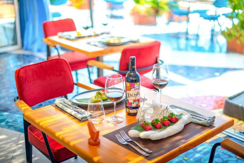 Bougainville Bay Hotel
