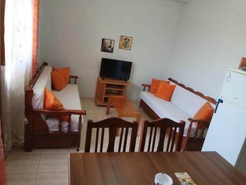 Achilles Apartments