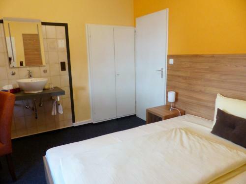Hostal Weinstube Zur Lindenau