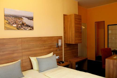 Hostal Weinstube Zur Lindenau