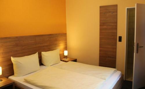 Hostal Weinstube Zur Lindenau