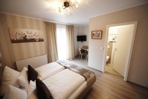 Hostal Hotel Garni Wurster Kroog
