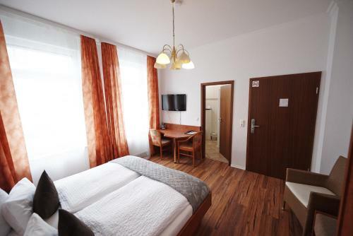 Hostal Hotel Garni Wurster Kroog