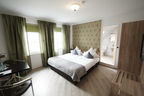 Hostal Hotel Garni Wurster Kroog